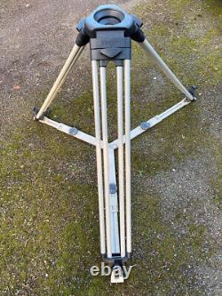 Vinten 100mm Aluminium Single-Stage (2-Section) Tripod with Ground Spreader (1)