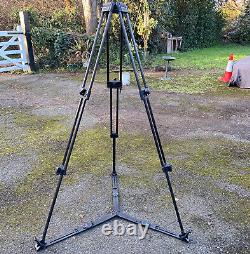 Vinten Carbon Fibre 2-Stage, 3-section 100mm Bowl Tripod c/w Ground Spreader